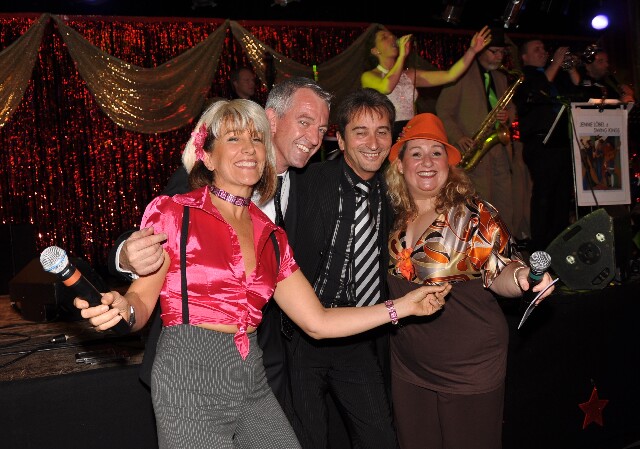 min 2008 11 08 fous swing 195